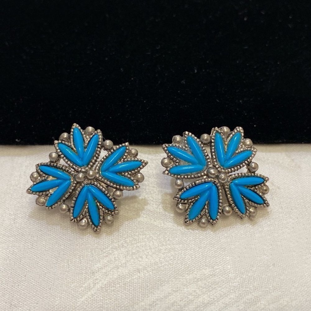 Vintage Estate Silver And Faux Turquoise Earrings - Picture 8 of 10